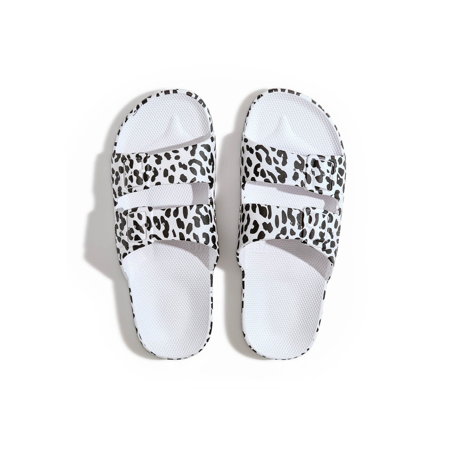 FM-LEO-WHITE-SLIDES